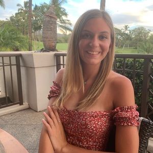 Meet your Posher, Abbi